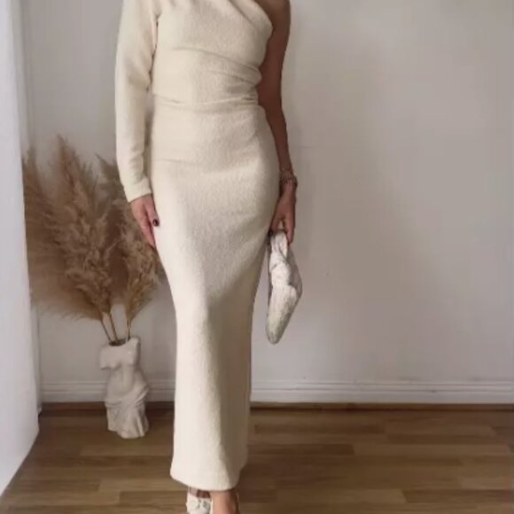 NEW ZARA 2023 MIDI TEXTURED ASYMMETRIC DRESS BEIGE SIZE L NWT RARE FIND - Picture 4 of 4